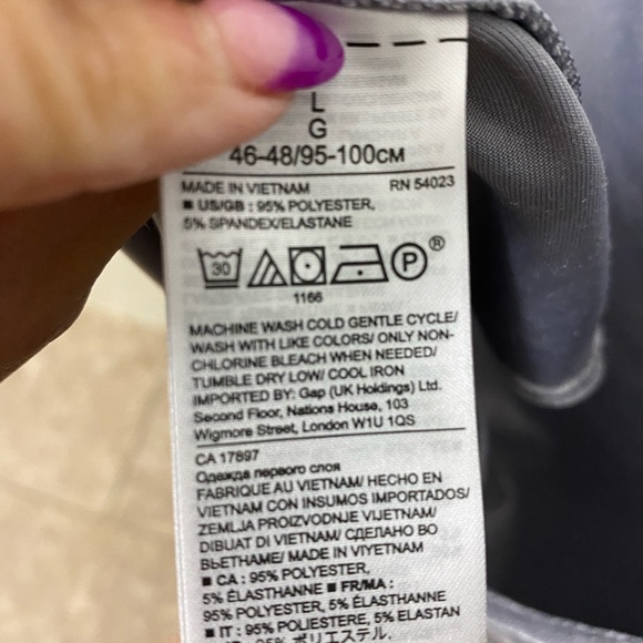 Banana Republic grey velvet 3/4 sleeve blouse large - Picture 5 of 5